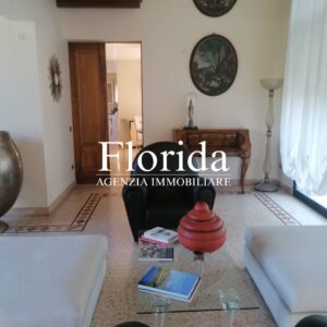 CAMPOSAMPIERO SPLENDIDA VILLA IN VENDITA IMMERSA NEL VERDE RIF. 2604 - 2