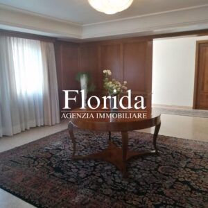 CAMPOSAMPIERO SPLENDIDA VILLA IN VENDITA IMMERSA NEL VERDE RIF. 2604 - 3