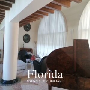 CAMPOSAMPIERO SPLENDIDA VILLA IN VENDITA IMMERSA NEL VERDE RIF. 2604 - 4